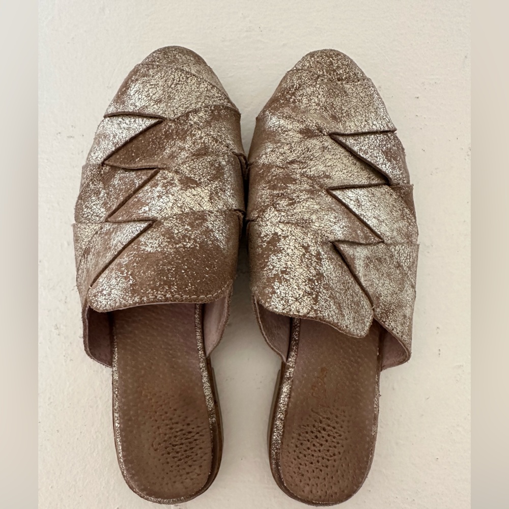 Gold Seychelles slip on mules
